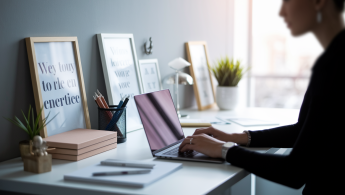 Lettre de Motivation Originale : Comment Se Démarquer Sans Être Excentrique