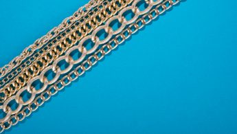 La maille forçat ronde : pourquoi est-elle la chaîne de référence pour les pendentifs ?