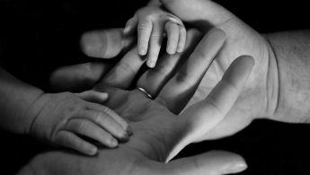 Médaille de l'enfance et des familles, une reconnaissance à lire avec nuance